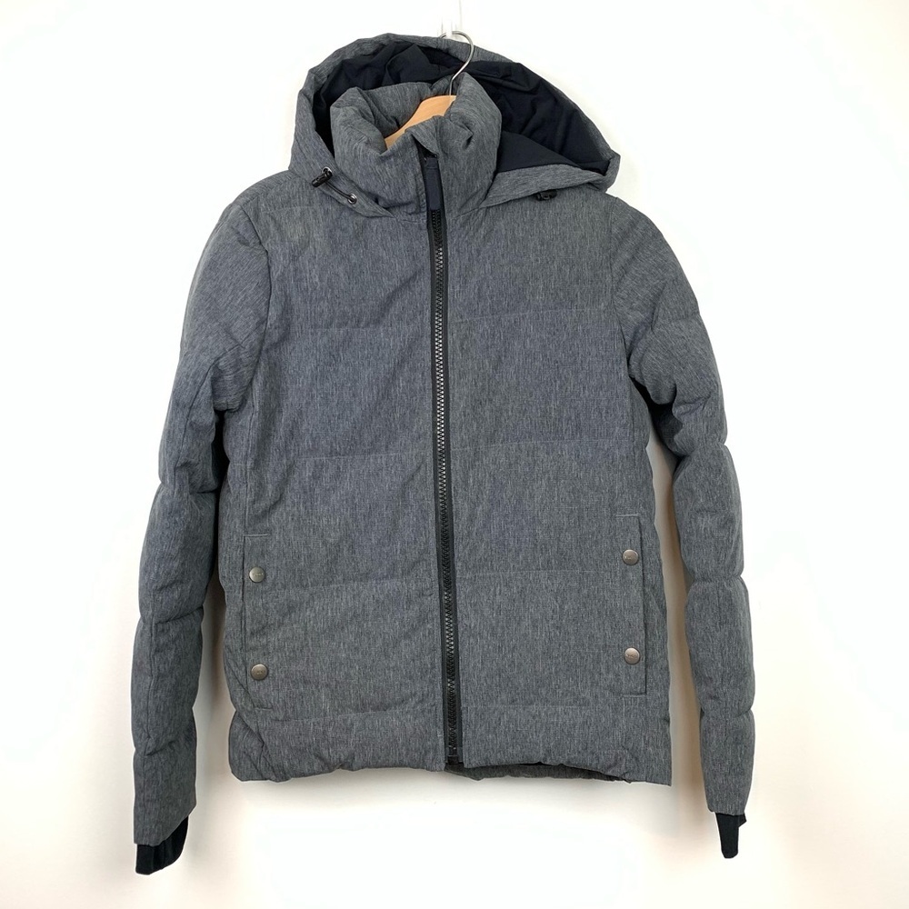 Vuori Puffer Jacket Coat Women’s Gray Sz XS Pockets Hooded Active Outdoors